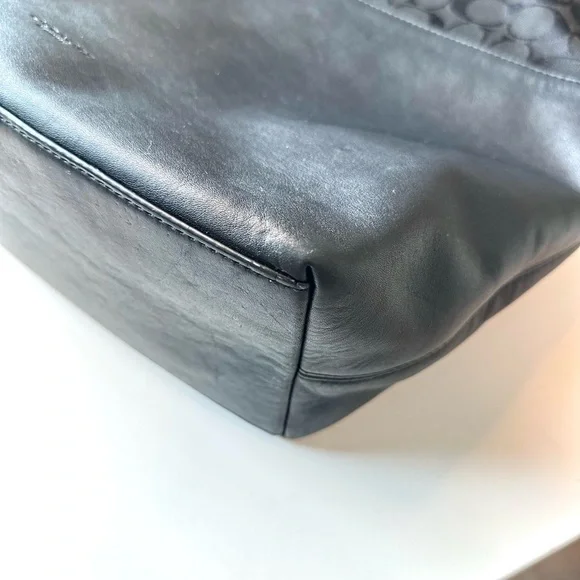 Coach Tote Signature Turn Lock Black Scarlet - Picture 8 of 14